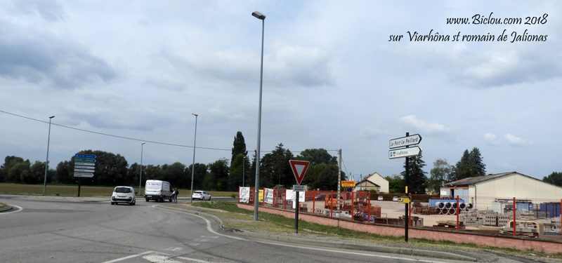 Ya bien une balise ViaRhôna ici à saint Romain de jalionas et ensuite plus rien (direction Lyon)