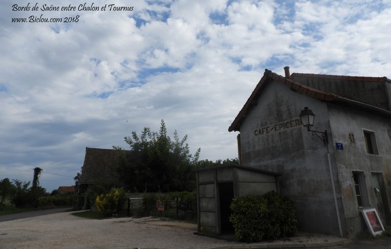 Café Epicerie à Gigny sur Saône