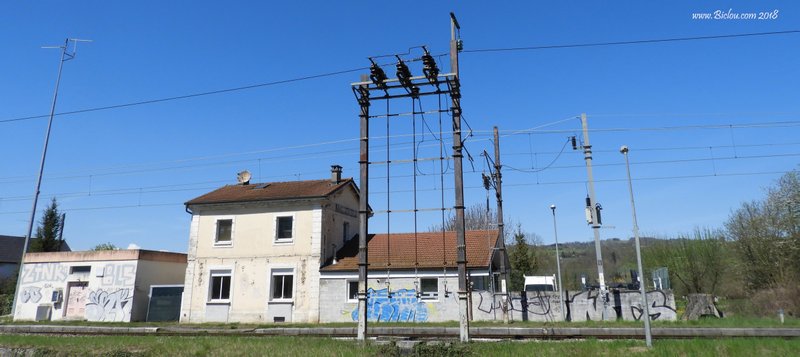 Mais les gares se meurent .., comme celle de Haute Ville sur Fier