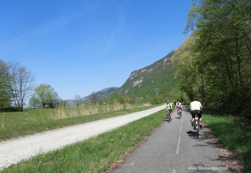 Avec un ami cyclo-naute sur la voie verte ViaRhôna en direction de Belley