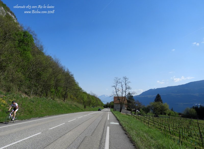 Vélo-route V63 le long D 991, vers Aix les bains, bandes cyclables .. mais 