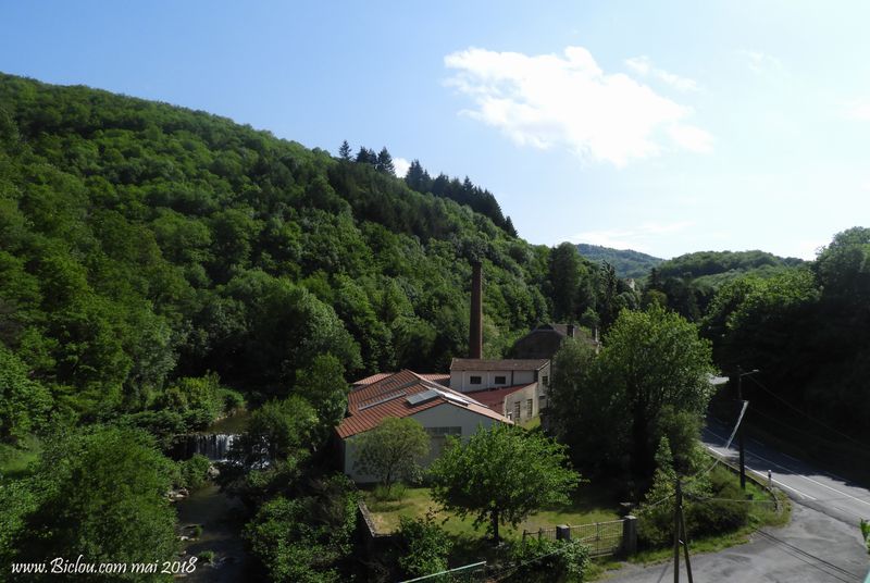 Sur la vélo route du haut-Languedoc cette usine 