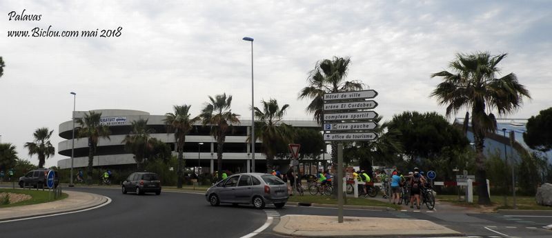 Groupe de jeunes cyclistes à Palavas sur ViaRhôna en 2018
