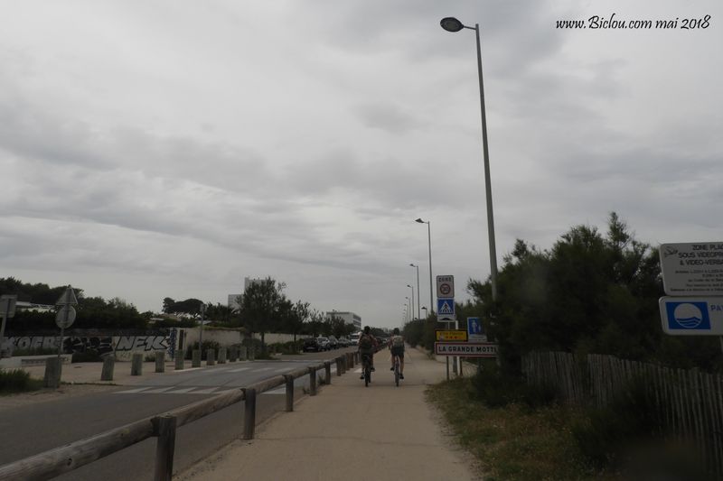 Arrivée à la grande Motte par ViaRhôna dont le balisage a disparu ..