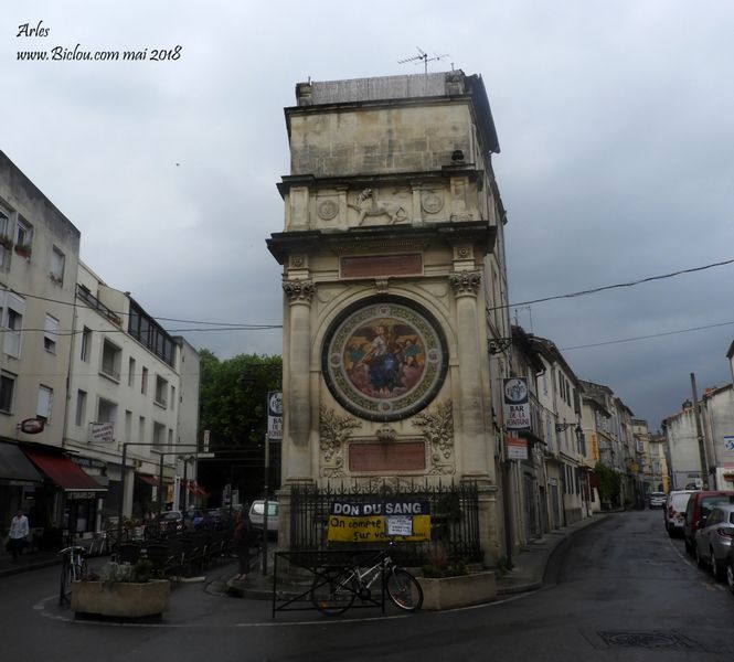 Arles, peintures murales