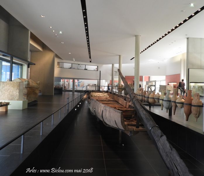 Musée départemental de Arles : La barque gallo-Romaine