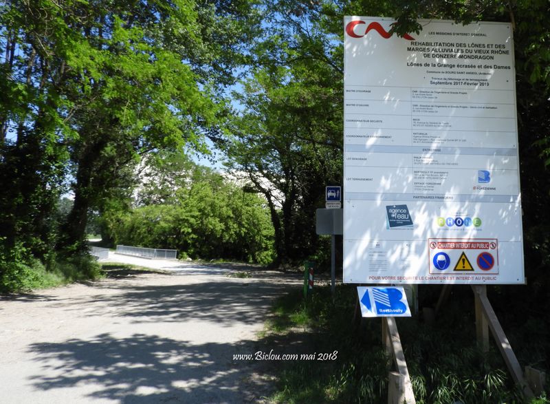 Réhabilitations des Lônes et création de ponts au dessus des gués souvent en eaux : très bien ..