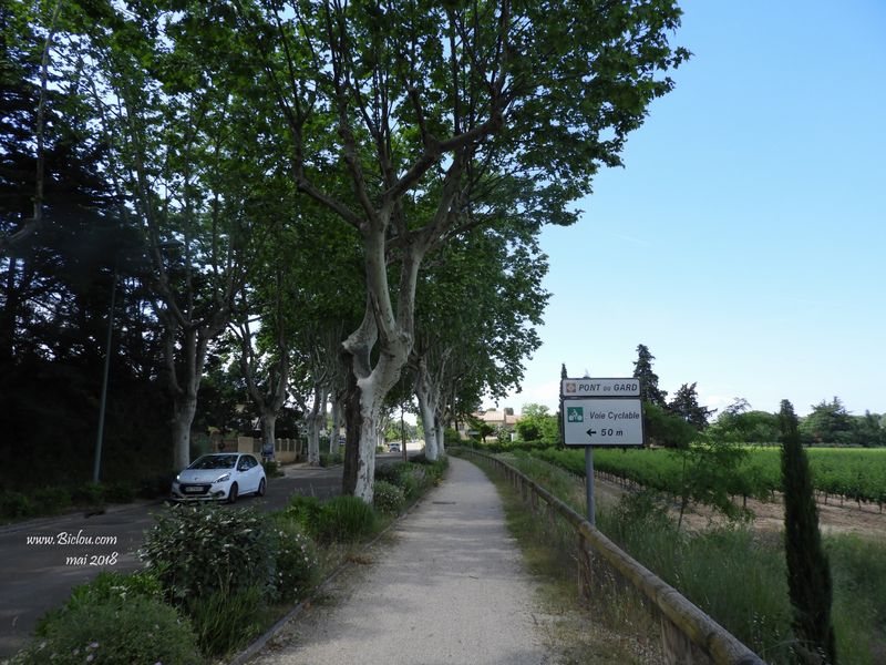 Remoulins, vers pont du Gard (accès gratuit à bicyclette)