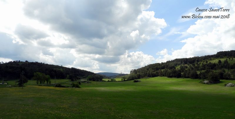 Le plateau de Sauveterre après une bosse de 7 km assez pénible ..