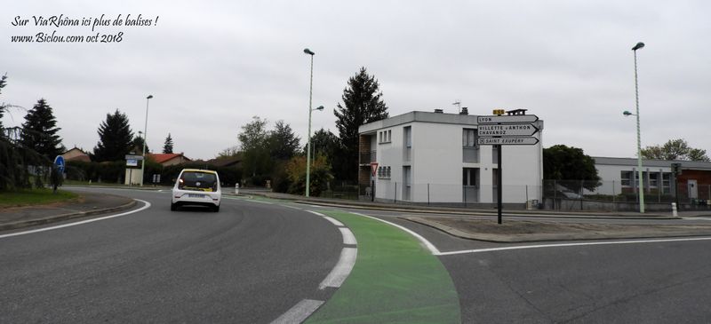 Chavanoz, plus de balisage viarhôna (on a tourné comme Zébulon) à droite D 55 vers Anthon et Lyon