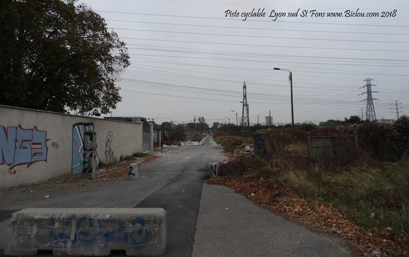 Piste dite cyclable Gerland vers saint Fons en 2018