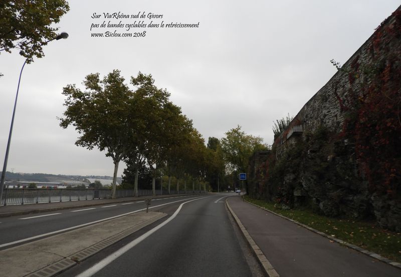 ViaRhôna : D86 ; après Givors pas de bandes cyclables dans ce retrécissement ..