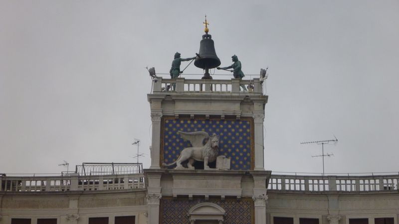 Venise : Détail ; carillon des cloches