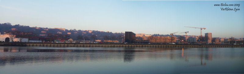 Lyon en travelling du Rhône, en 2019