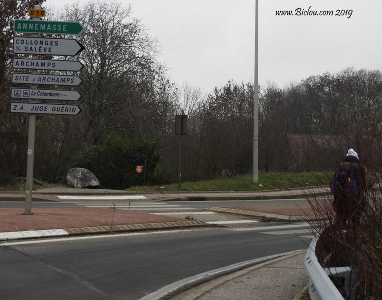 On the road again, le long de la route ..