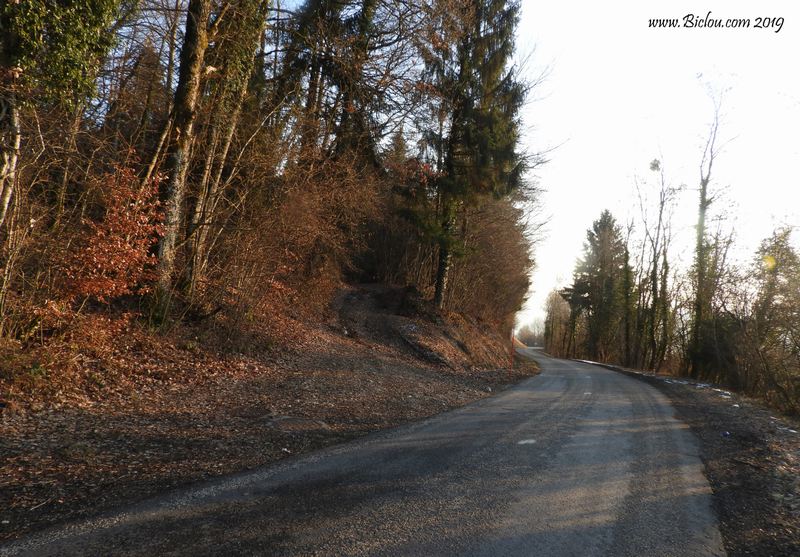 Fin du chemin et route de Saint Blaise