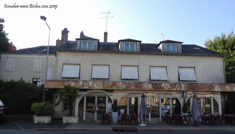 Hôtel Issoudun, façade fade ..