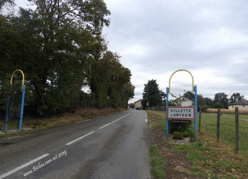 Viarhôna (non indiquée) traverse ce hameau de Villette d'Anthon