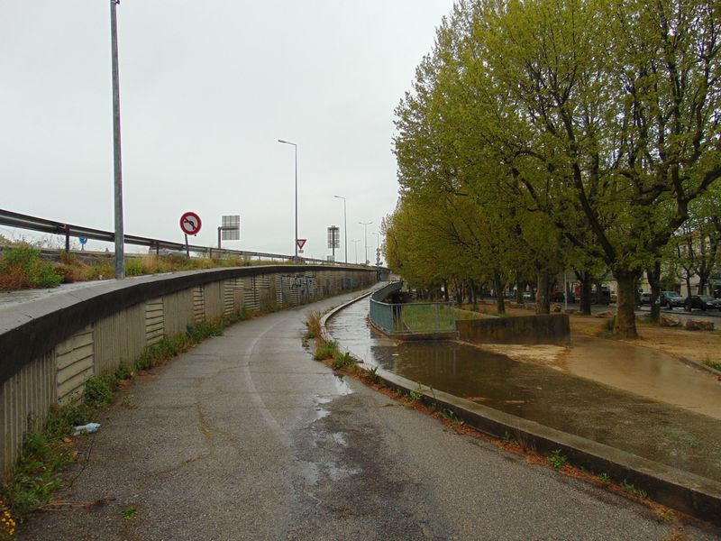 Accès piste cylable Arles - Trinquetailles