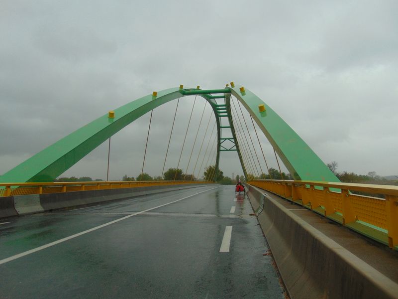 pont-au-dessus-du-petit-rhône-st-gilles-gard