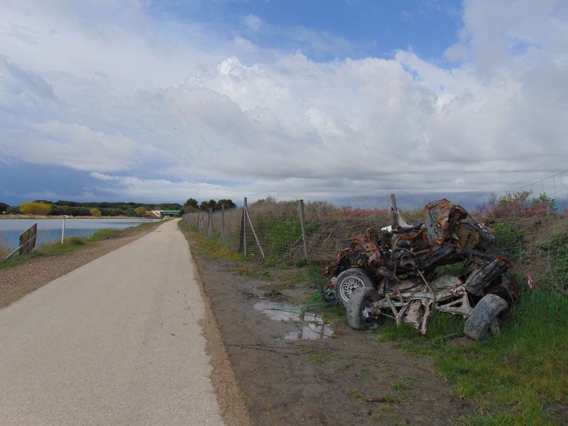 Aigues mortes ; Oeuvre d'art , sur ViaRhôna ?