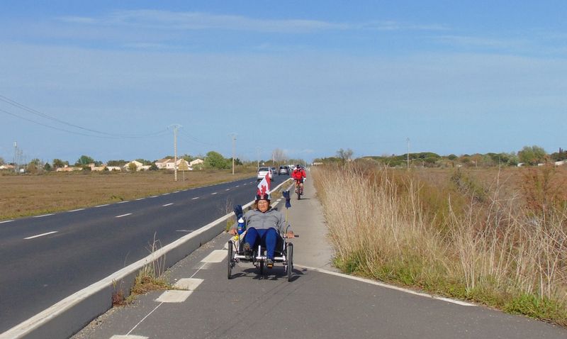 Arrivée au pied de la bosse vers Agde