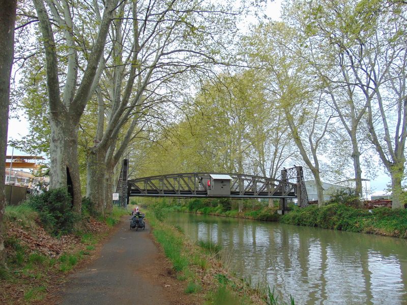 Pont-levis sur le canal du midi