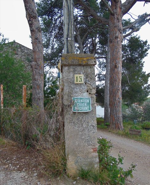 Attention chien Méchant ..