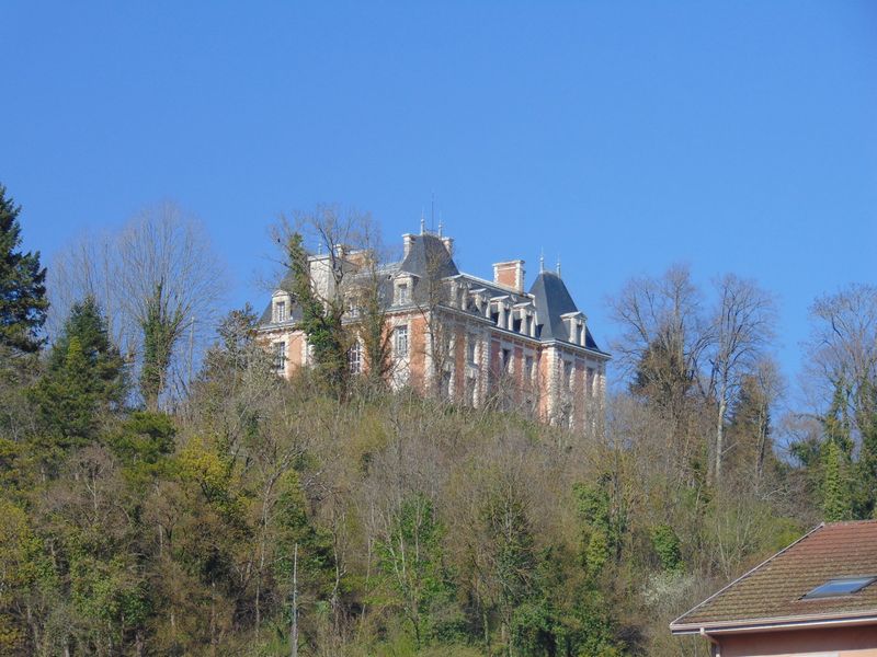 Vinay ; Château de ..