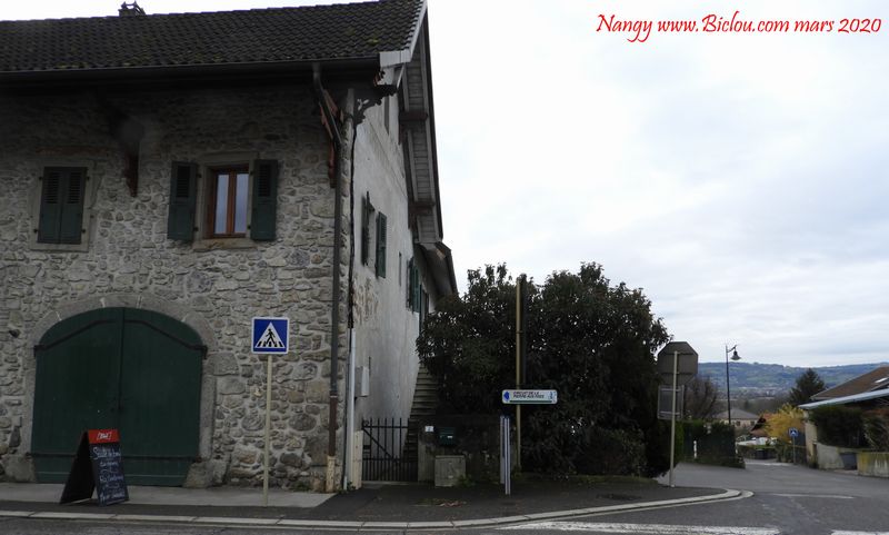 Nangy, on retrouve une vieille indication cyclable