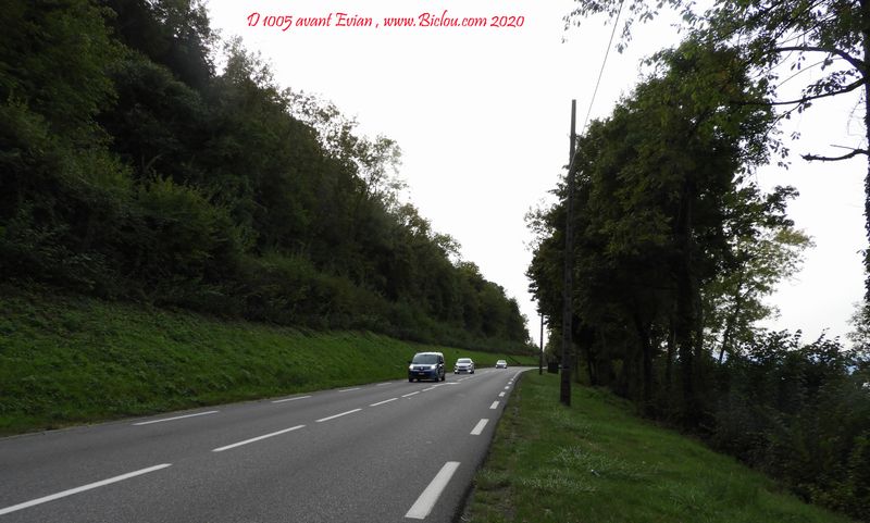 D 1005 avant Evian ; belle route, mais dangereuse car trop de vitesse ..