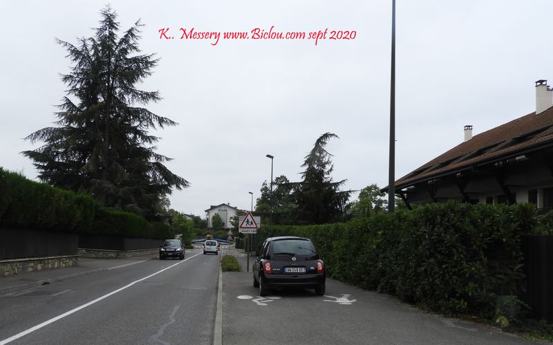 Messery : Gros K.. sur la piste cyclable (2020)