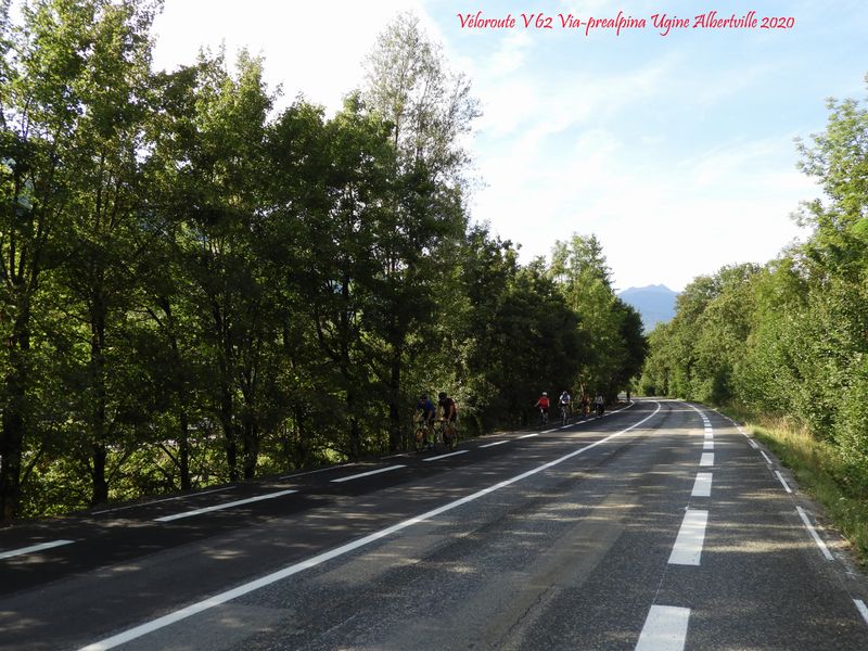 Nouvelles bandes cyclables Ugine Albertville sur V 62 (Via Prealpina) 2020