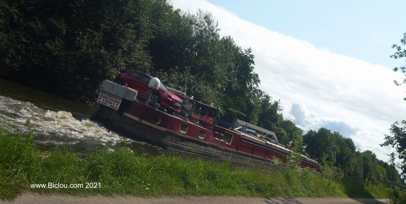 Le long du canal de l'Oise