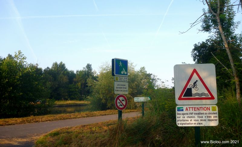 Noyon ; retour au bord du canal latéral à l'Oise . et gare à la chute .