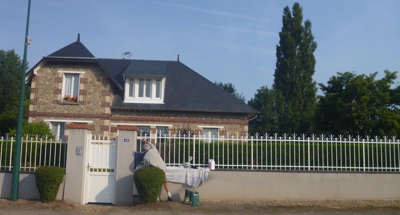 Les retraités entretiennent leurs abords ..