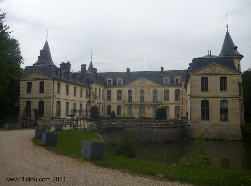 Château de : Ermenomville au nord-EST de Paris