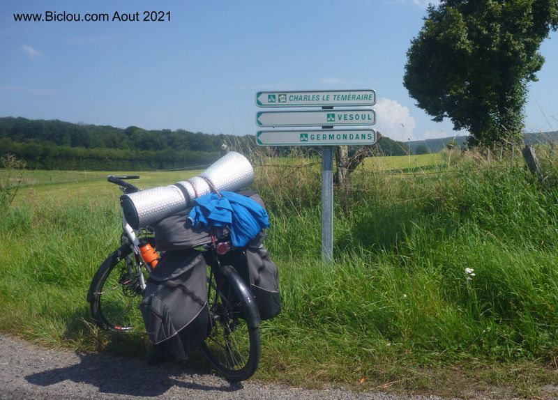 Avant Vesoul, On tombe sur la véloroute : 50; dite charles le téméraire