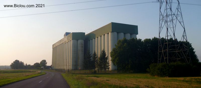 Beau silo à grains
