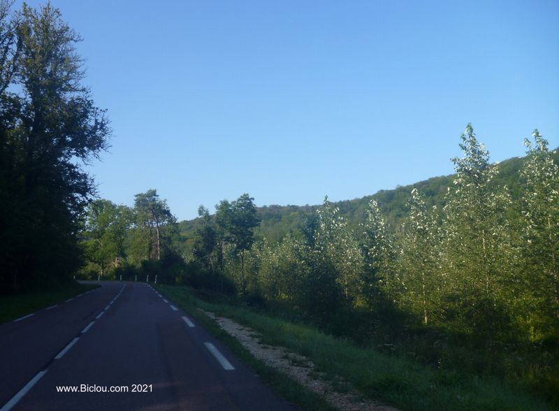 Après ces grandes étendues de cultures, de la forêt et des bocages