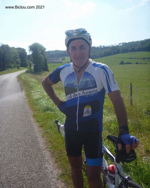 Maillot du col des Aravis, rencontré chez ce cyclo du Revermont