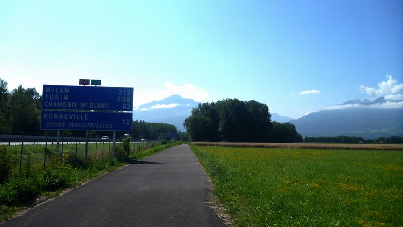 Voie verte sur véloroute V61 ; Milan n'est puka 312 km ..
