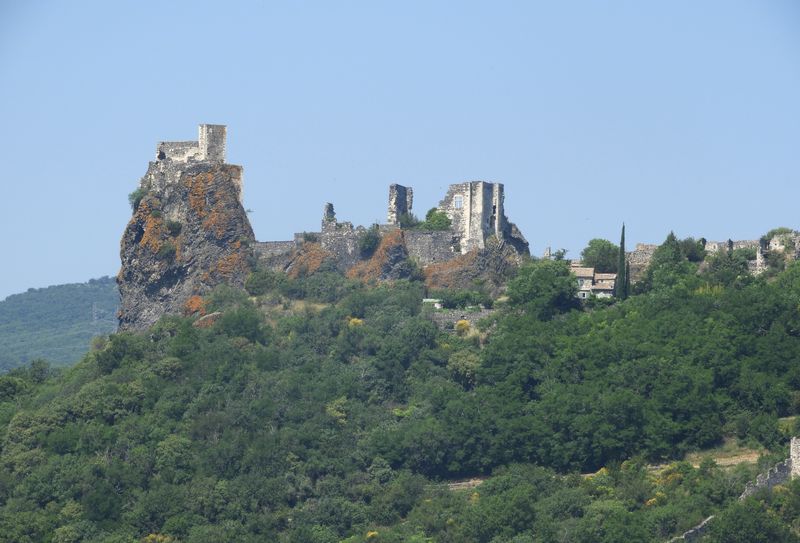Ruines de Rochemaure, Et dire que j'ai toujours dit que j'irai .. Un jour ; dans la tente ; vue zoomée !