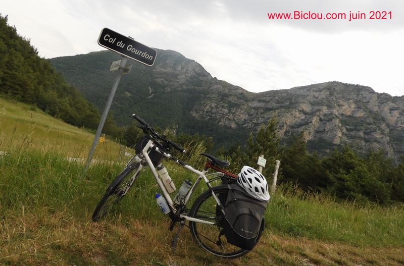 Col du Gourdon ; et 3 bidons sur la Bicyclette n'en déplaise à certains ..