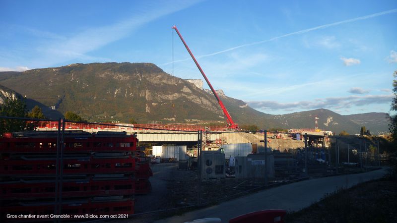 Gros chantier au dessus de l'Isère à Grenoble