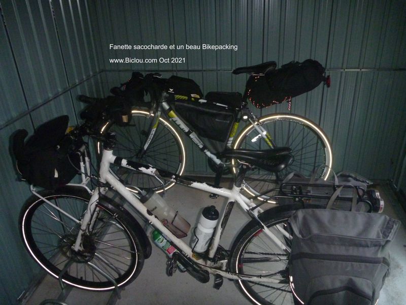 Fanette en compagnie d'un beau Bike-Packing man, feront ils des petits durant la nuit ?