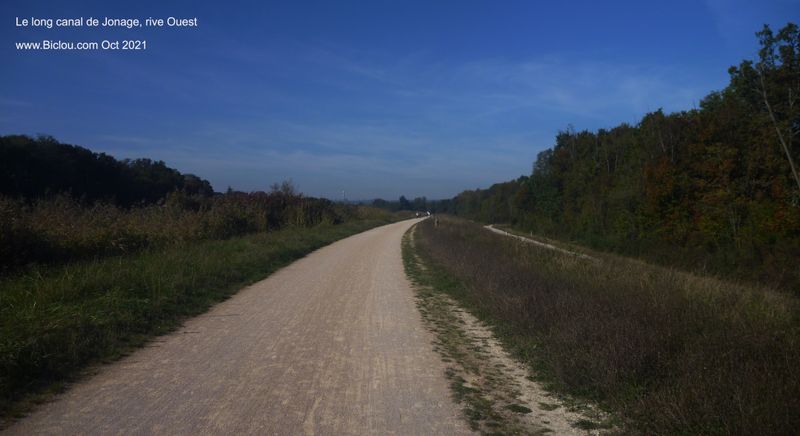 Le long du canal de Jonage, rive Nord : du gravel, mais ca roule