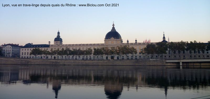Lyon en trave-linge vu des quais du Rhône
