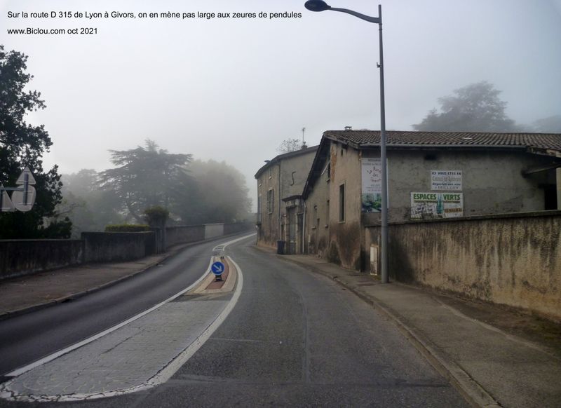 Sur la route D 315, c'est vrai que c'est pas large, mais calme ce jour