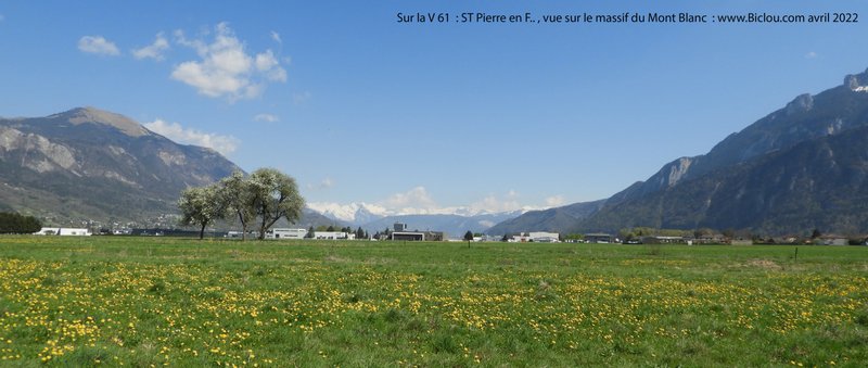 ST Pierre en Faucigny Véloroute V 61 : vue sur le massif du Mont Blanc